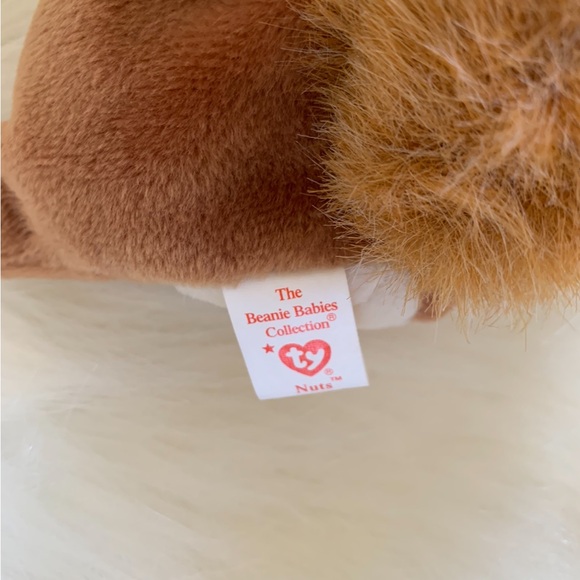 **NWT RARE COLLECTIBLE BEANIE BABY NUTS THE SQUIRREL NWT** - Picture 5 of 7